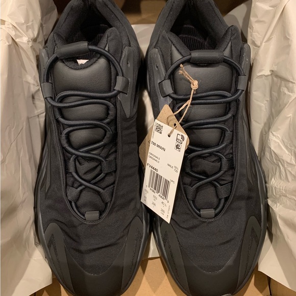 YEEZY 700 MNVN FV 4440 - Picture 4 of 6